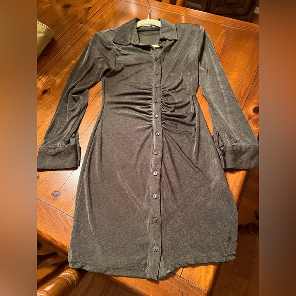 The Post Green Ruched Dress - Picture 3 of 4